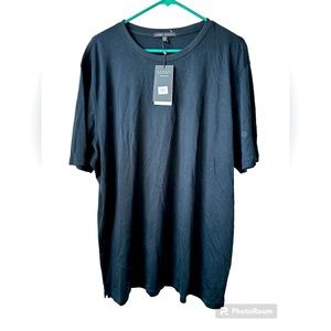 NWT ROBERT BARAKETT T-SHIRT. BLACK SIZE 3 xl . Can fit XL